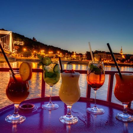 Chain Bridge Apartment Budapest Bagian luar foto