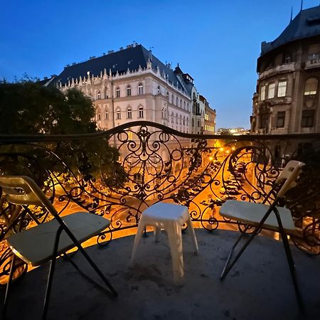 Chain Bridge Apartment Budapest Bagian luar foto
