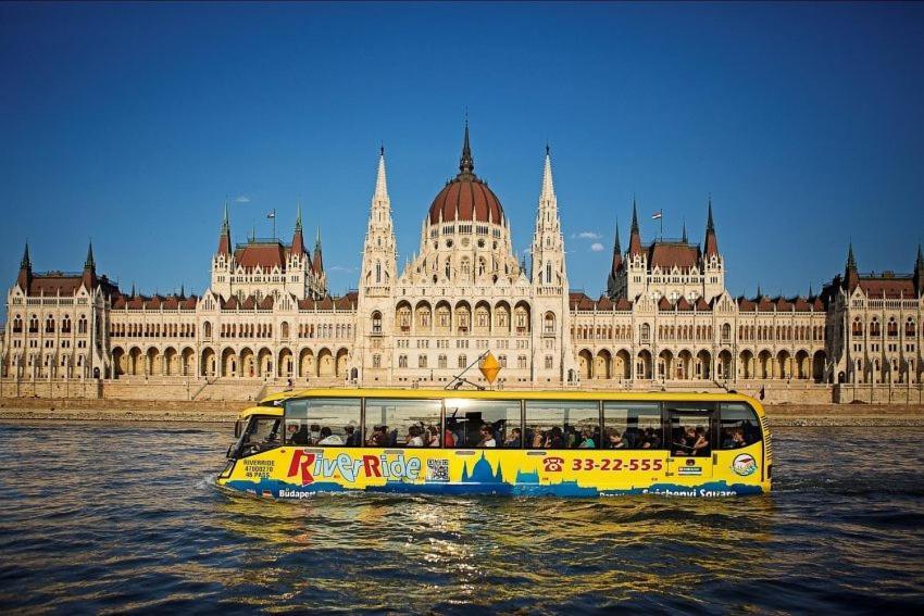 Chain Bridge Apartment Budapest Bagian luar foto