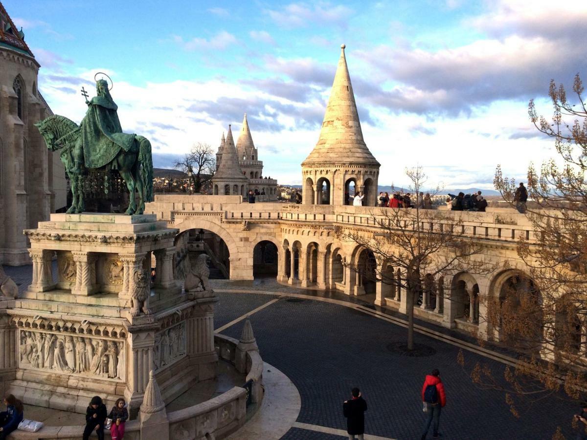 Chain Bridge Apartment Budapest Bagian luar foto
