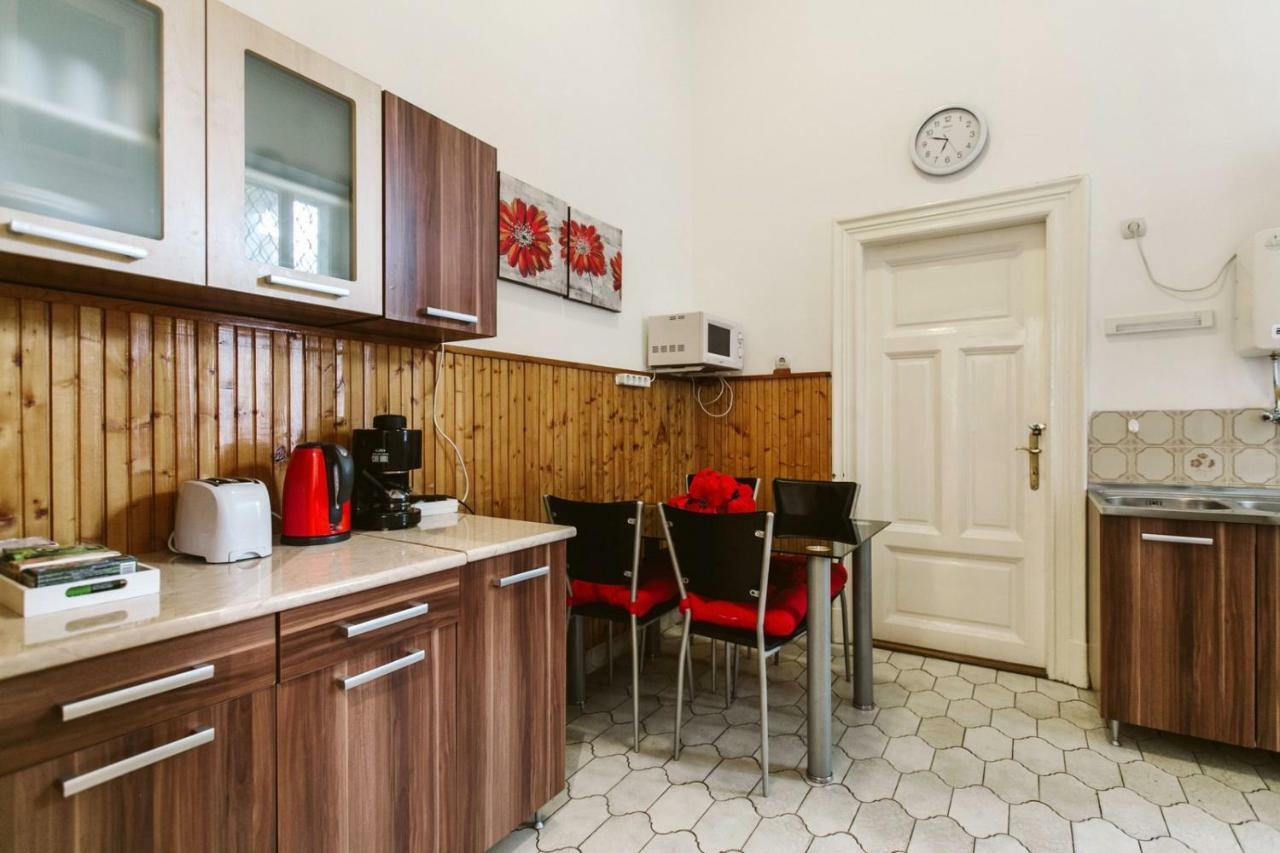 Chain Bridge Apartment Budapest Bagian luar foto